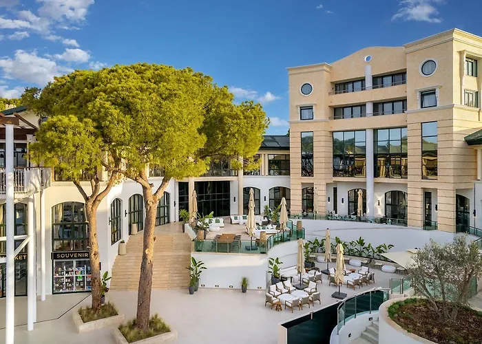 Tth Imperial מלון